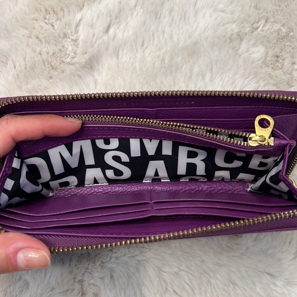 Marc by Marc Jacobs full size wallet - Picture 7 of 9